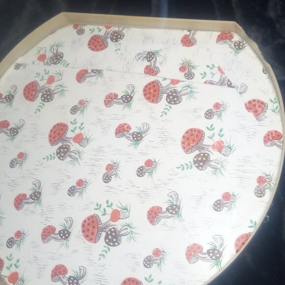 1970's Vintage Rubbermaid lazy Susan with merry mushroom contact paper on it - Picture 3 of 7